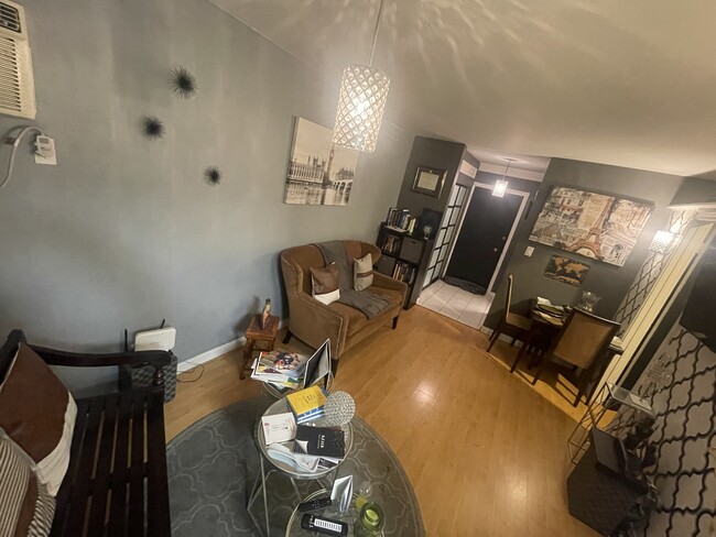 960 Larrabee St in West Hollywood, CA - Foto de edificio - Building Photo