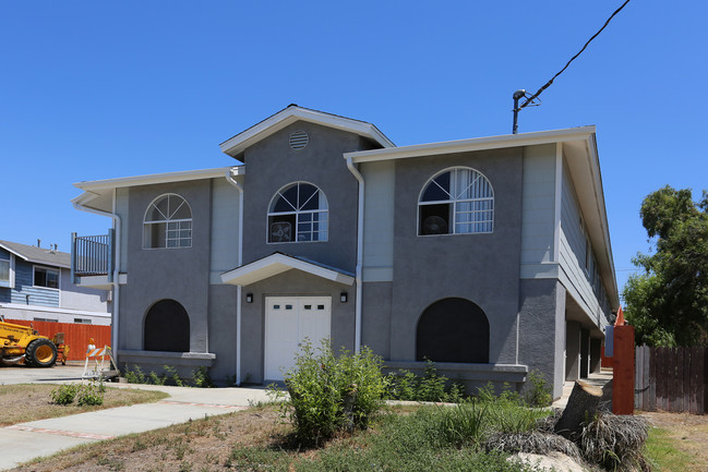 843-851 Florida St in Imperial Beach, CA - Building Photo - Building Photo