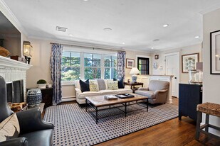 810 Waterview Dr in Southold, NY - Building Photo