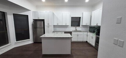 7000 Bentley Ave in Fort Worth, TX - Building Photo - Building Photo