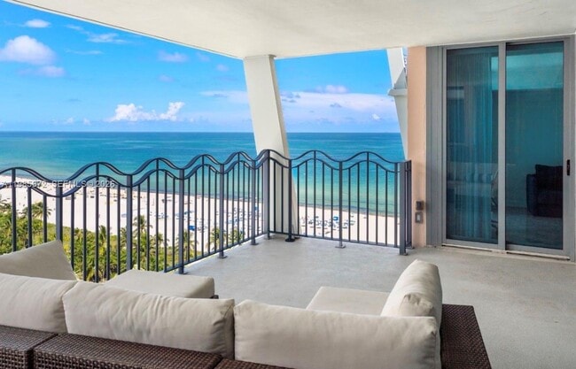 1500 Ocean Dr, Unit UPH-5 in Miami Beach, FL - Foto de edificio - Building Photo