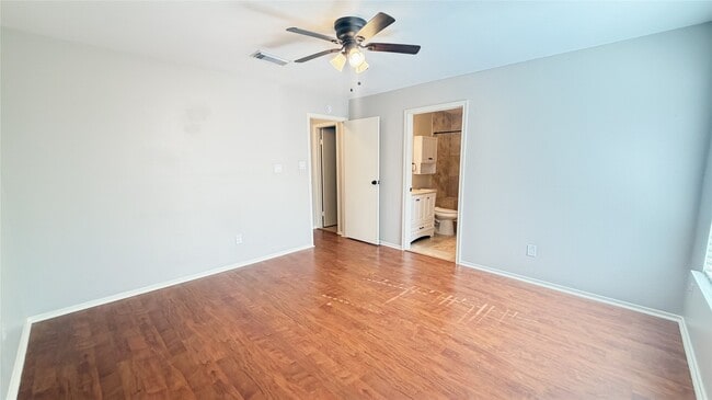 property at 31 Dellforest Ct