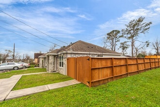 9023 Lanewood Dr in Houston, TX - Building Photo - Building Photo