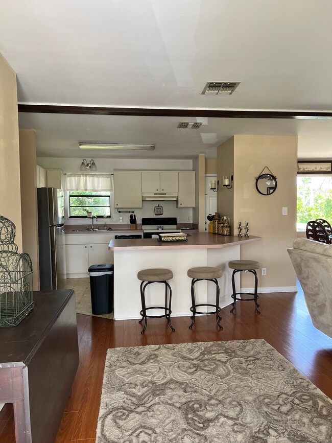 5480 Avenue B, Unit 5480 in Bokeelia, FL - Foto de edificio - Building Photo