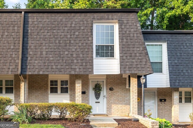property at 5170 Chemin De Vie NE