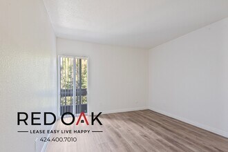 17830 Sherman Way in Los Angeles, CA - Building Photo - Building Photo