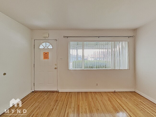 2585 Dyer Way in Reno, NV - Building Photo - Building Photo