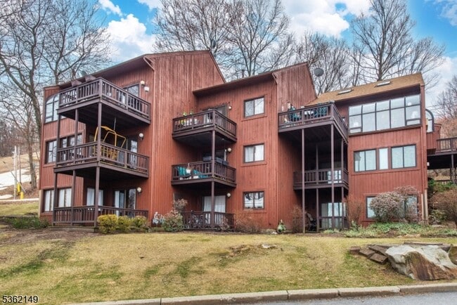 property at 4 Winter Park Dr
