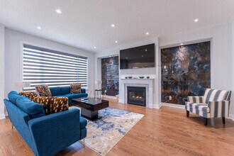 8890 Heritage Rd in Brampton, ON - Building Photo - Building Photo