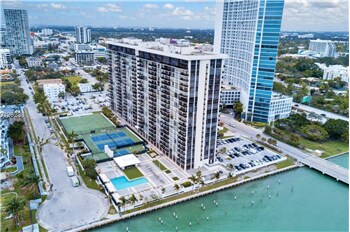600 NE 36th St-Unit -1111 in Miami, FL - Building Photo