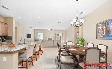 10611 Midge Dr in Bakersfield, CA - Building Photo - Building Photo