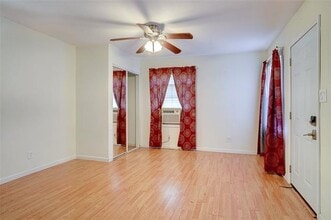 1402 W Congress St in Denton, TX - Building Photo - Building Photo