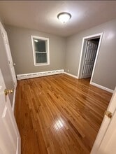 24 Paragon Ln in Stamford, CT - Building Photo - Building Photo