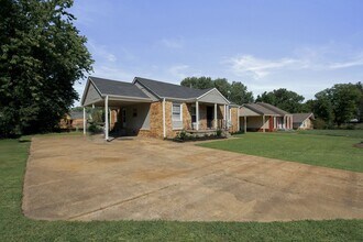 336 E Shelby Dr in Memphis, TN - Building Photo - Building Photo