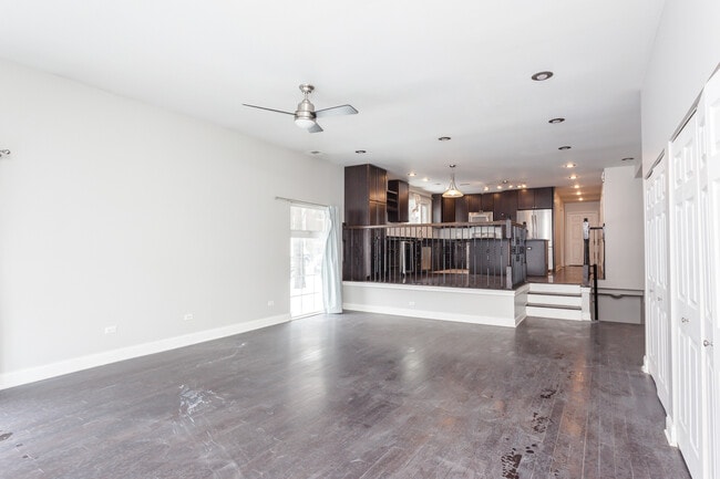 700 N Noble St, Unit 1 in Chicago, IL - Building Photo - Building Photo