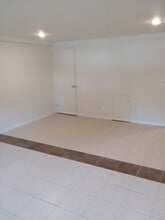 822 Kingsland Ln, Unit 1 in Fort Lee, NJ - Foto de edificio - Building Photo