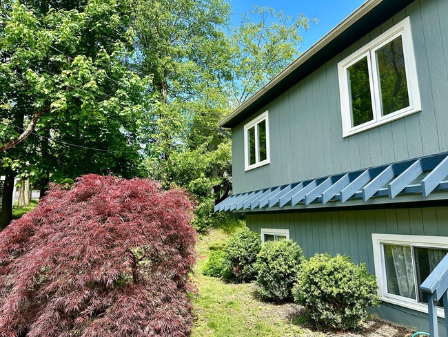 36 Dickinson Ave in Nyack, NY - Building Photo - Building Photo