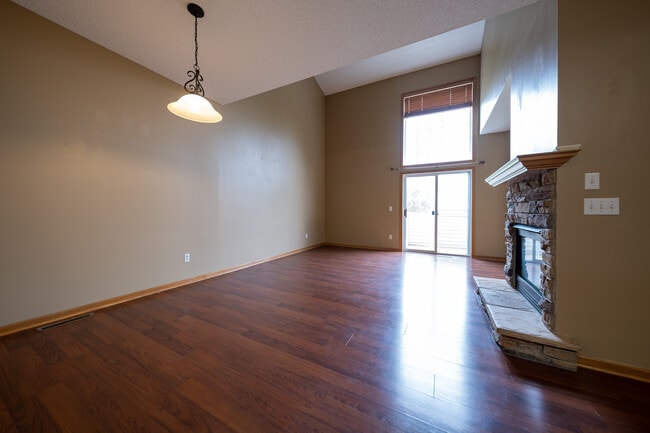 9445 Marshall Rd in Eden Prairie, MN - Building Photo - Building Photo