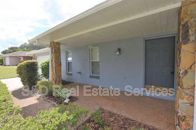 6305 Christina Groves Cir E in Lakeland, FL - Building Photo - Building Photo