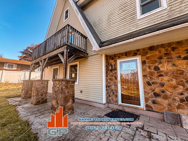 175 Palmer Ct in Shelburne, VT - Building Photo - Building Photo