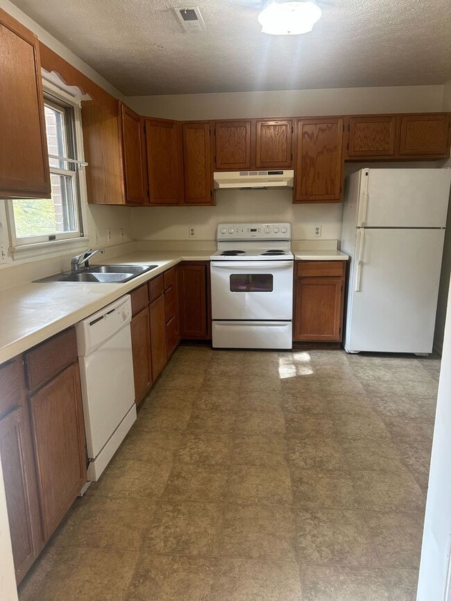 property at 1477 Sandy Cir