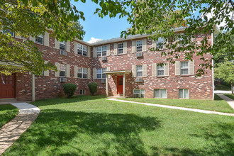 Knollwood Apartments in Phoenixville, PA - Building Photo - Building Photo