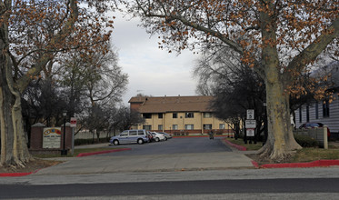 Golden Links Manor in Ogden, UT - Building Photo - Building Photo