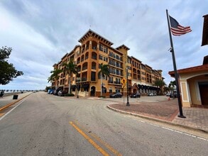 20 Orange Ave in Fort Pierce, FL - Building Photo - Building Photo