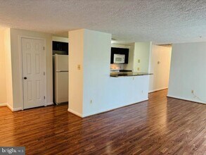 301 Palmspring Dr in Gaithersburg, MD - Building Photo - Building Photo