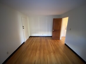 285 Massachusetts Ave in Arlington, MA - Foto de edificio - Building Photo