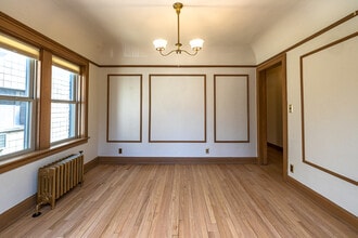 4428 N Oakland Ave in Milwaukee, WI - Foto de edificio - Interior Photo