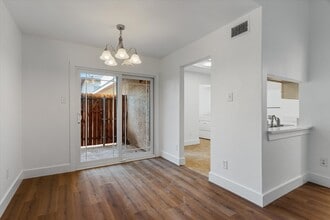 4924 Oak Blf in Mesquite, TX - Building Photo - Building Photo
