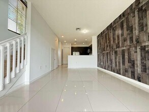 3563 NW 13th St in Lauderhill, FL - Foto de edificio - Building Photo