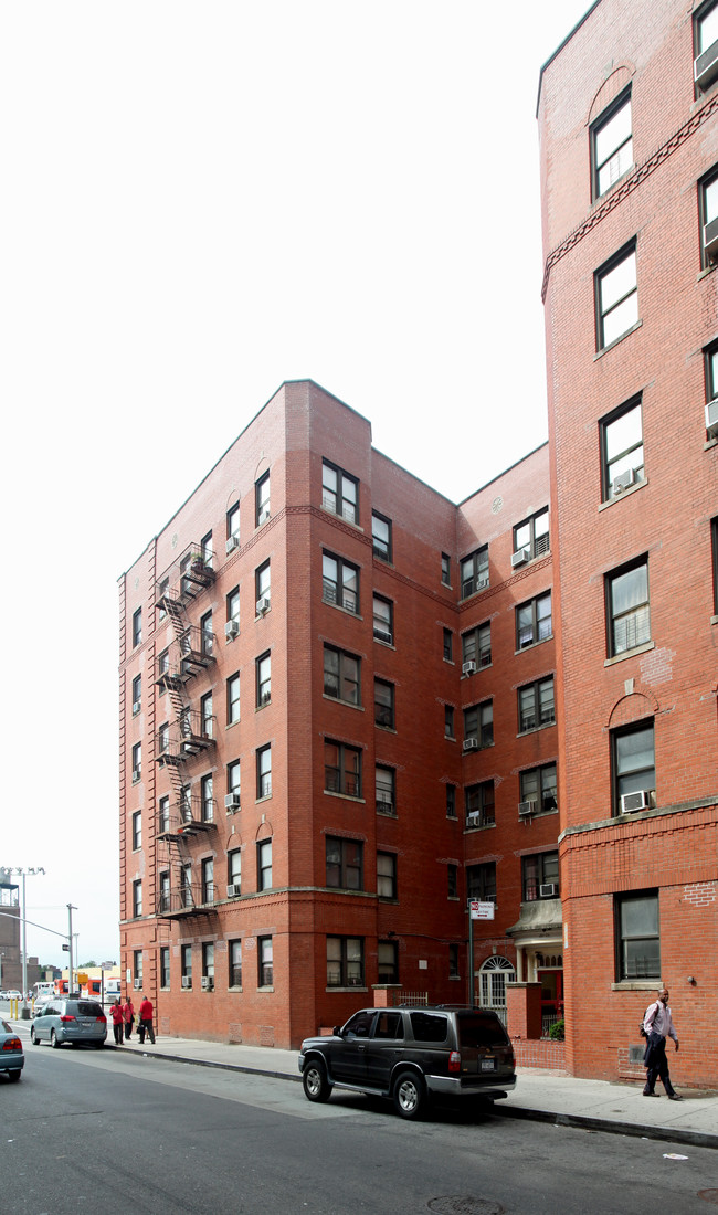 88-24 Merrick Blvd in Jamaica, NY - Building Photo - Building Photo