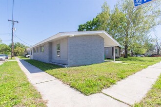 312 N Gaillard St in Baytown, TX - Building Photo - Building Photo