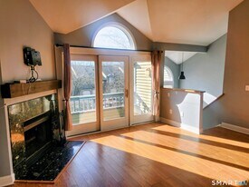 15 Perry Ave in Norwalk, CT - Building Photo