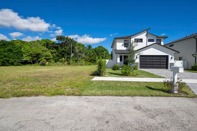 580 Lucky Ln in Delray Beach, FL - Building Photo - Building Photo
