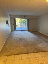 1450 Plymouth Ln, Unit #214 in Elgin, IL - Building Photo - Building Photo