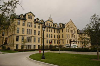 Mallinckrodt in the Park in Wilmette, IL - Building Photo - Building Photo