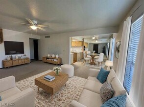 3109 Pinehurst Dr in Las Vegas, NV - Building Photo - Building Photo