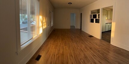 6013 SE 48th Ave in Portland, OR - Foto de edificio - Building Photo