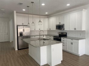 10400 Spring Arbor Ln in Winter Garden, FL - Foto de edificio - Building Photo