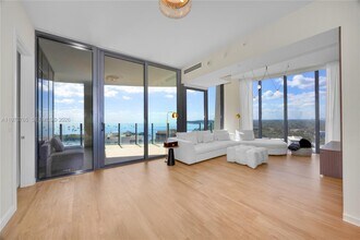 2831 S Bayshore Dr in Miami, FL - Building Photo - Building Photo