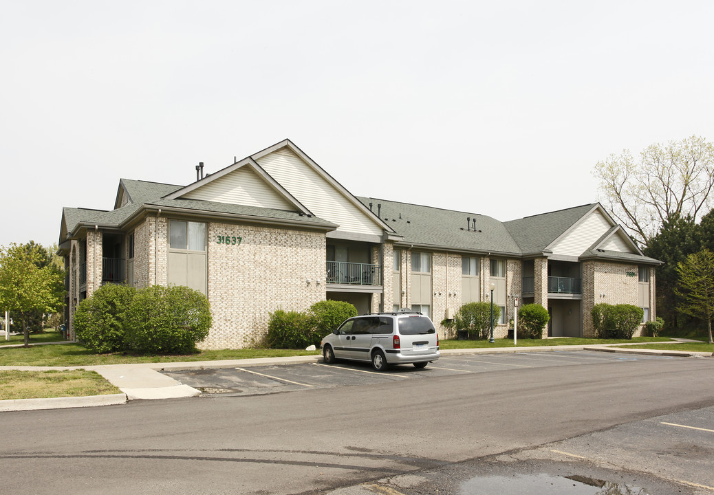 Norris Apartments in Westland, MI - Building Photo