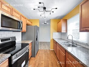 3684 14th Ave SE in Largo, FL - Foto de edificio - Building Photo