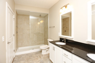 Brighton Chase in Rocky River, OH - Foto de edificio - Interior Photo