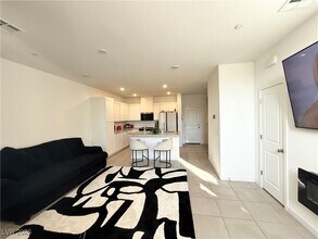 206 Freeport Vw Pl in Henderson, NV - Building Photo - Building Photo