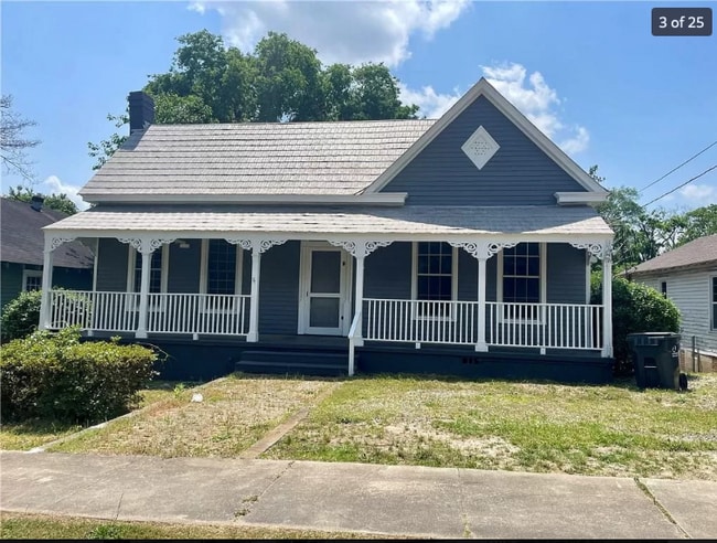 property at 1909 Summerville Rd