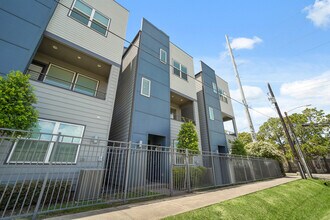 3006 Charline in Houston, TX - Building Photo - Building Photo