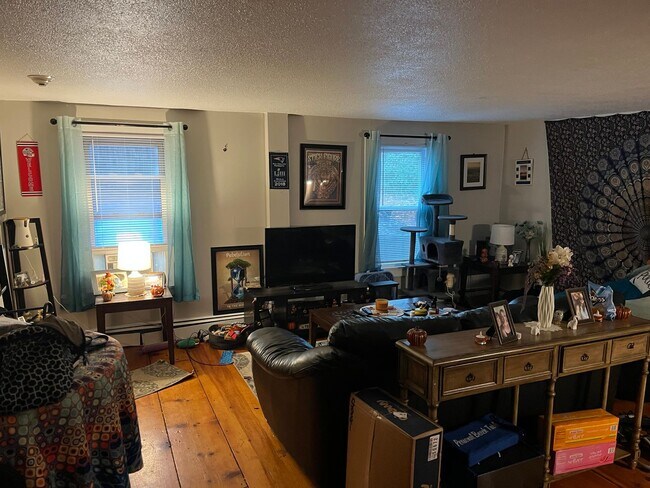 97 Groton St in Pepperell, MA - Building Photo - Building Photo